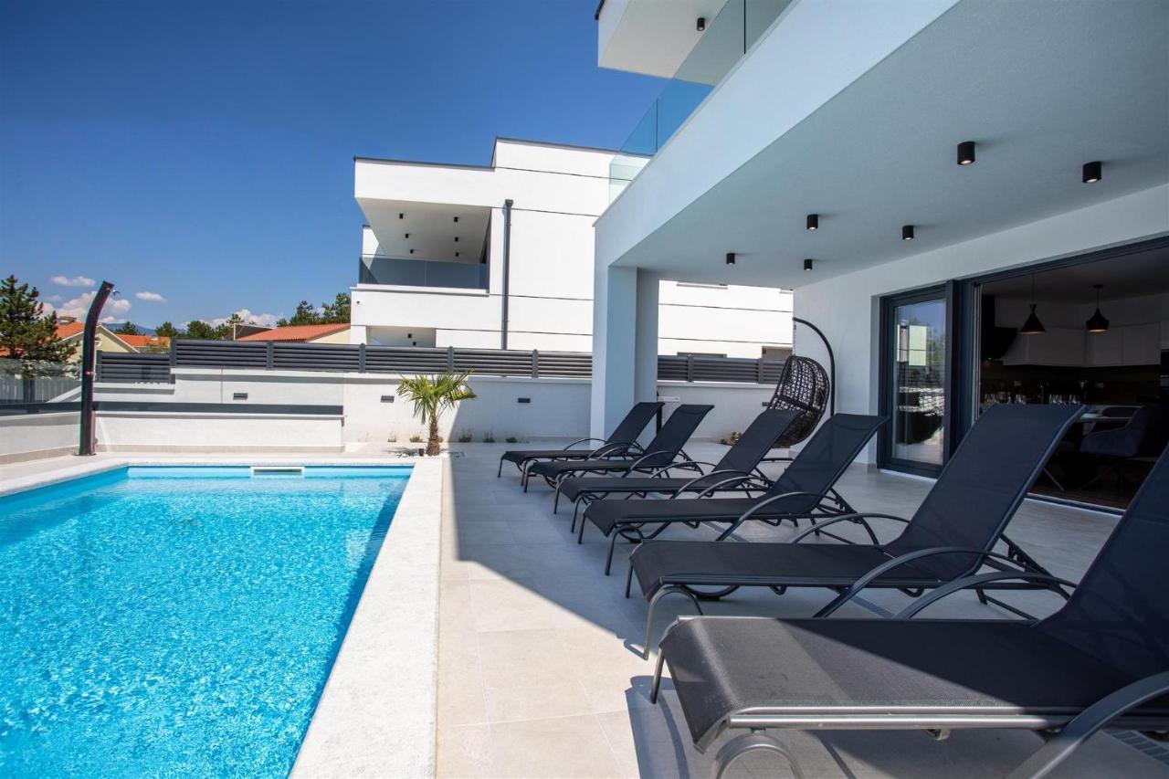 Villa Manhattan Dobrinj Exterior photo