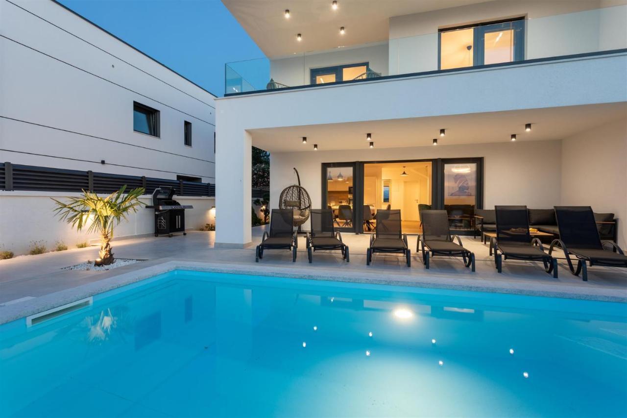 Villa Manhattan Dobrinj Exterior photo