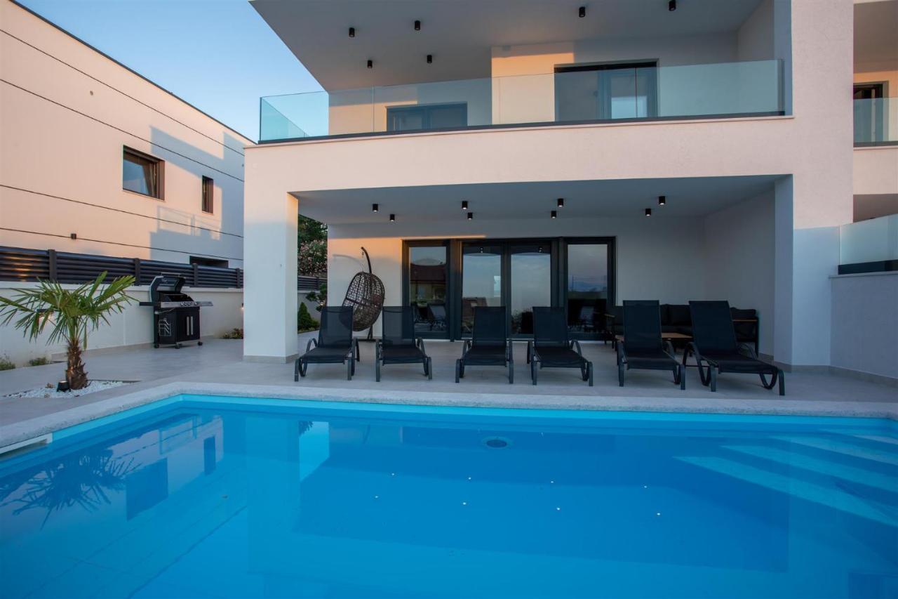 Villa Manhattan Dobrinj Exterior photo